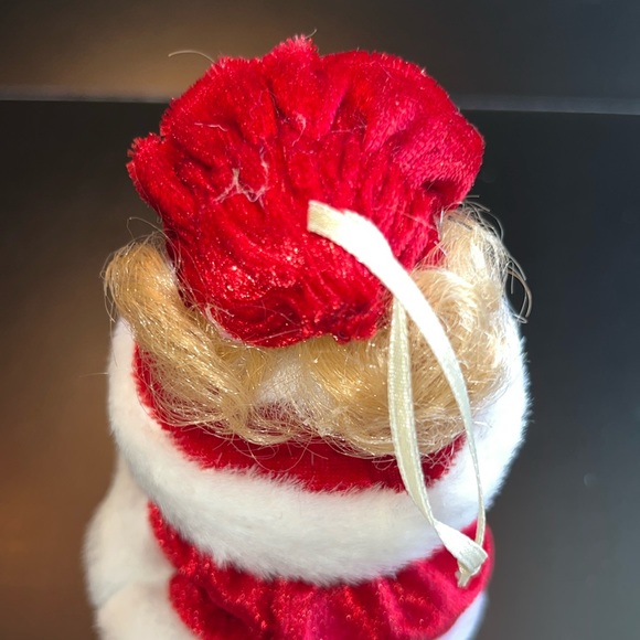 Vintage Kurt Adler porcelain holiday caroller in red velvet w/white fur trim-NWT - Picture 13 of 16